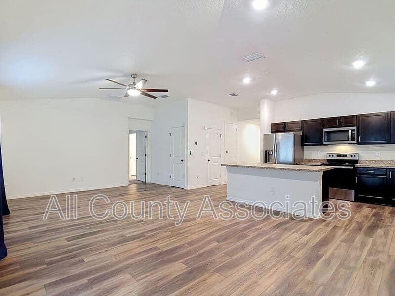 Hudson House: 12542 Achasta Blvd