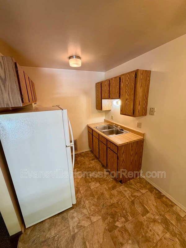 Evansville Condo: 437 South Bosse Avenue
