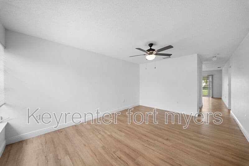 Fort Myers House: 11370 SUMMERWINDS CT