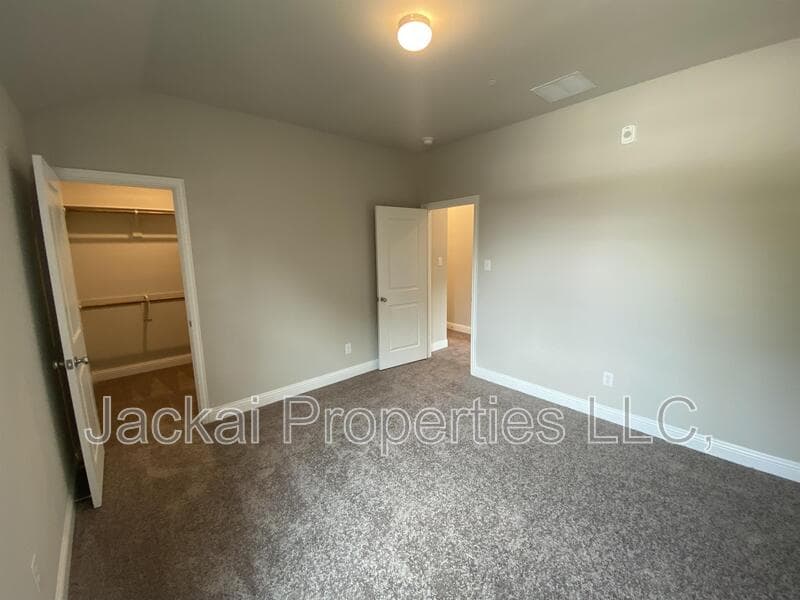 Euless Townhome: 801 Ponds Edge Lane
