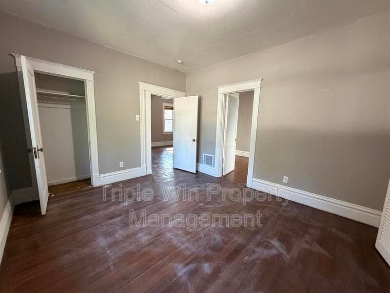 Saint Louis House: 3643 Boswell Ave