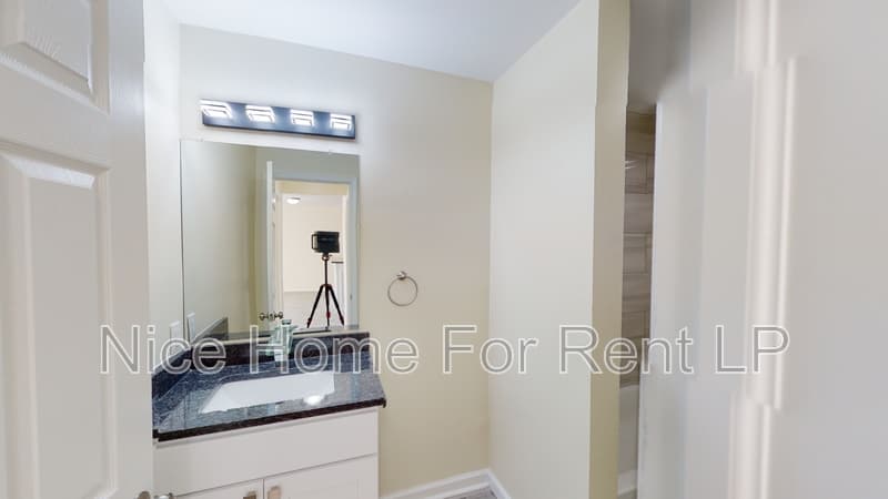 Westville Condo: 300 Broadway - B5