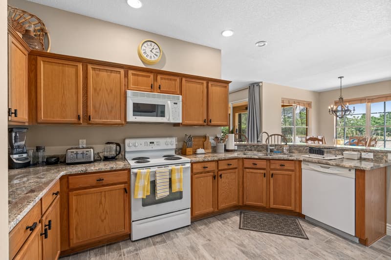 Davenport House: 825 Wildflower Rd