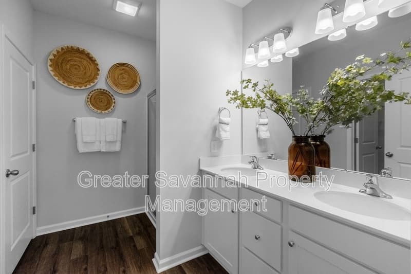 Pooler House: 202 Bircholt Grove