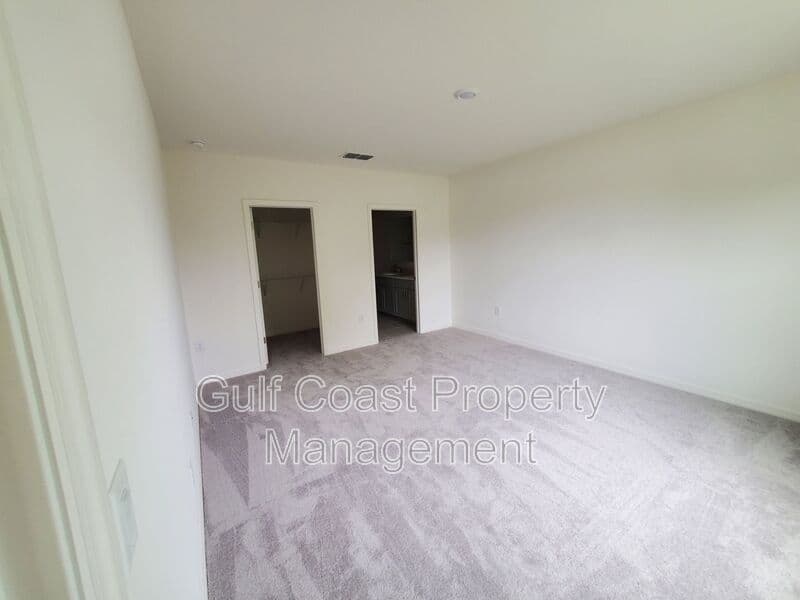 Port Charlotte House: 58 Kenly St