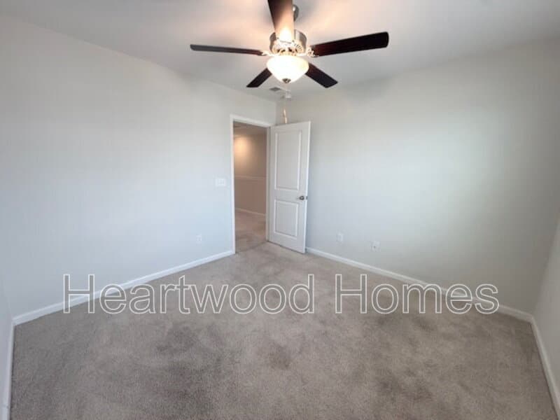 Elgin House: 406 Eclipse Lane
