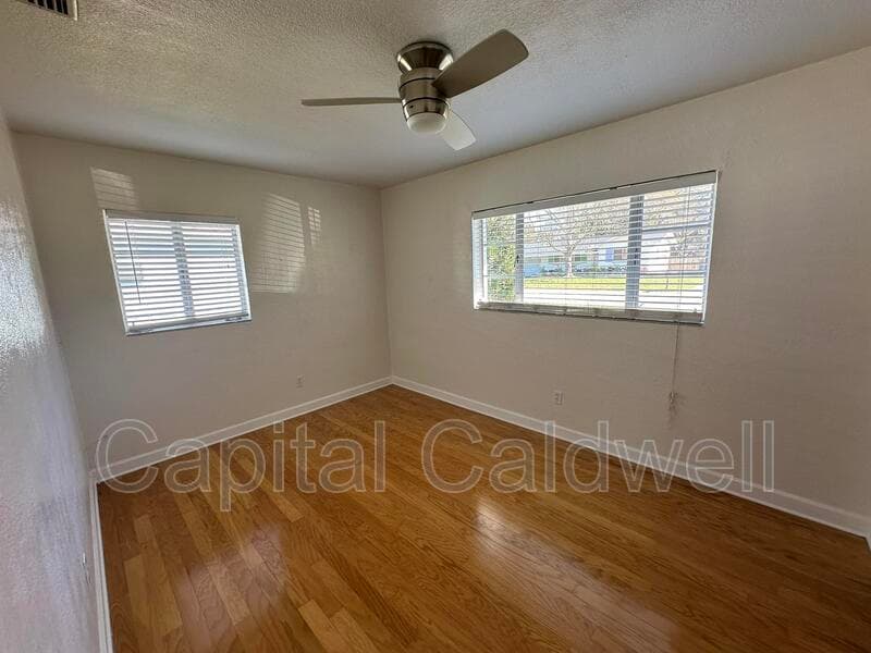 Clearwater House: 18 N Meteor Ave