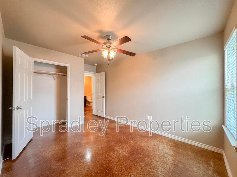 Belton Condo: 1576 Brady Way