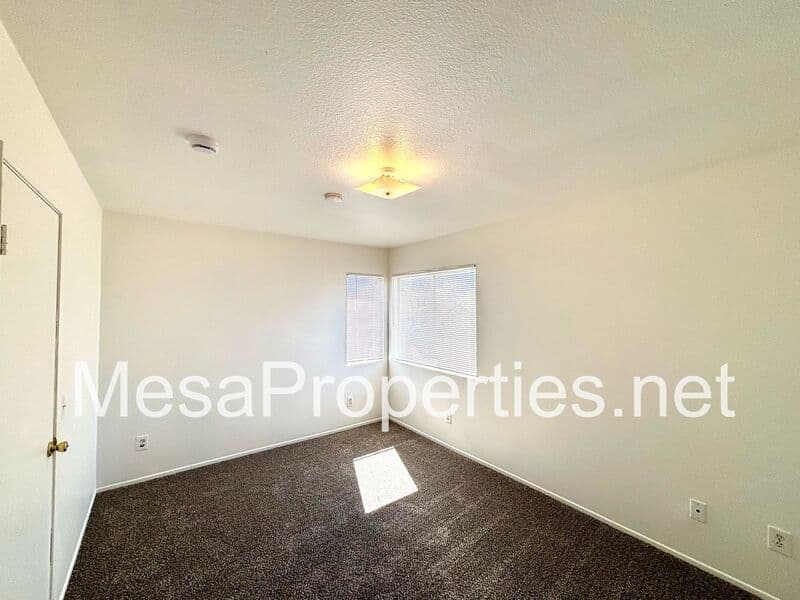 Victorville House: 14565 Windmill Rd