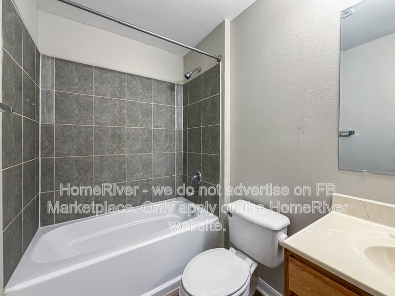 Jacksonville House: 4130 Broad Creek Ln