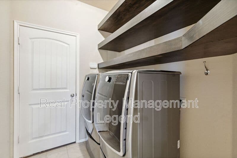 McKinney House: 812 Gray Fox Drive