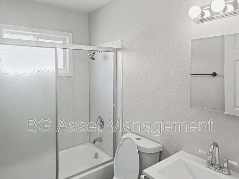San Pablo Condo: 1691 Hayes Street
