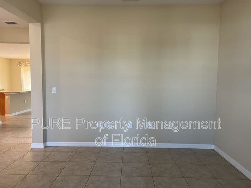 Ocala House: 10376 SW 99th Street
