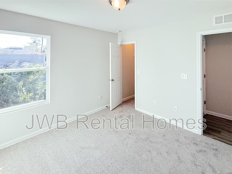 Jacksonville House: 8604 Dandy Ave