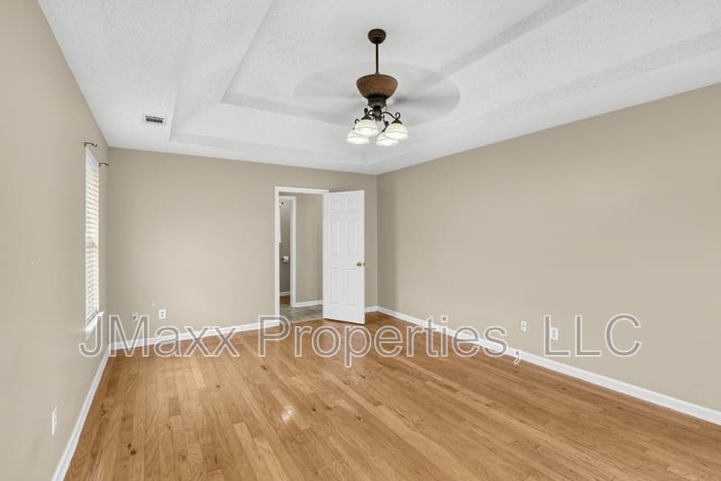 Lithonia House: 1560 Rogers Crossing Dr