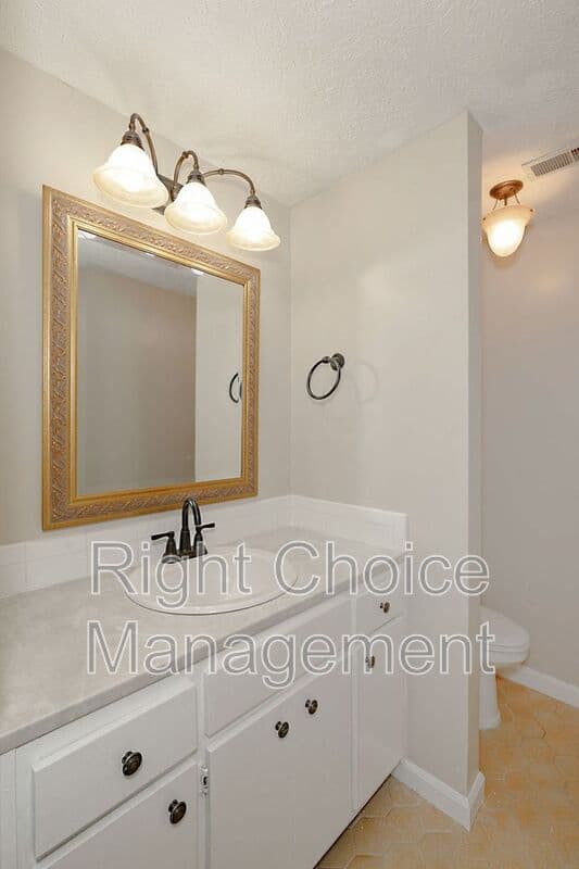 Columbus Condo: 6101 River Rd