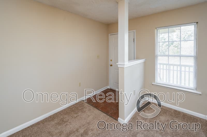 Jemison Condo: 156 Patton St W