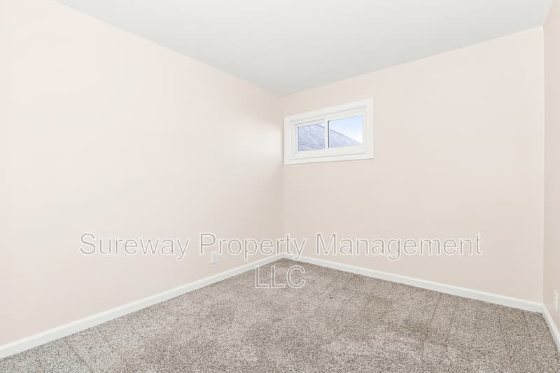 Mount Holly House: 213 Cardinal Lane