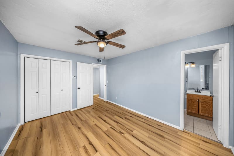 Lawton House: 3015 Northeast Pioneer Boulevard