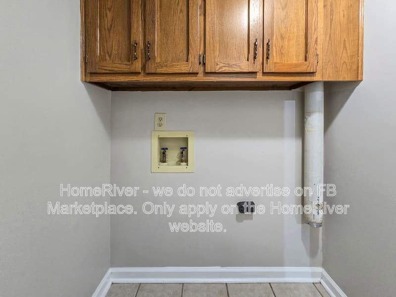 Indianapolis House: 11120 Bayridge Cir W