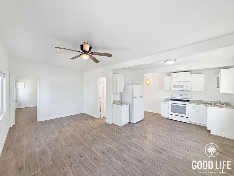 Vista Condo: 523 N Citrus Ave
