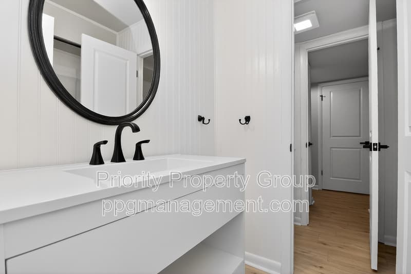 Charlotte Condo: 4601 Coronado Drive Apt B