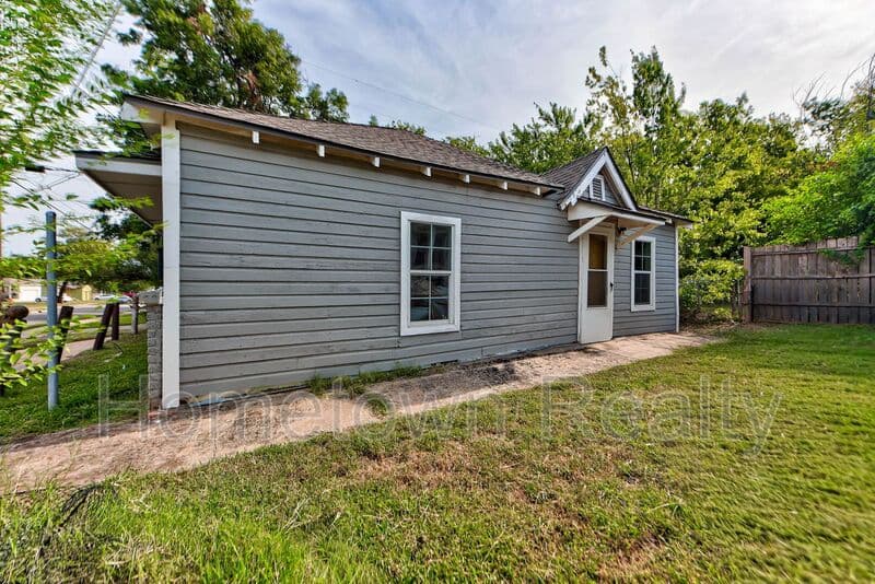 Oklahoma City House: 1801 E Madison Street