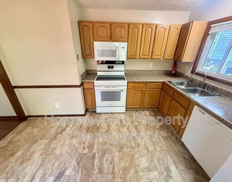 Fayetteville House: 4436 Briton Circle