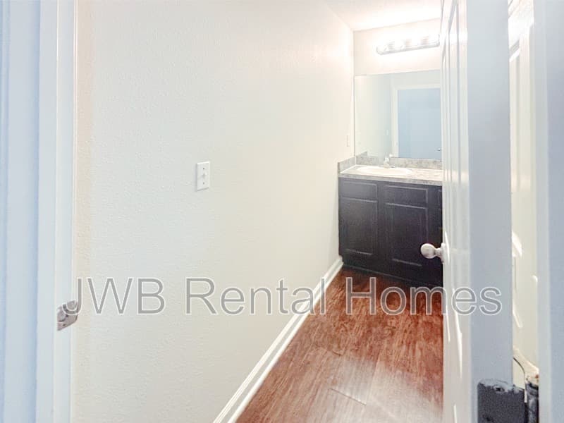 Jacksonville House: 3038 Rayford St