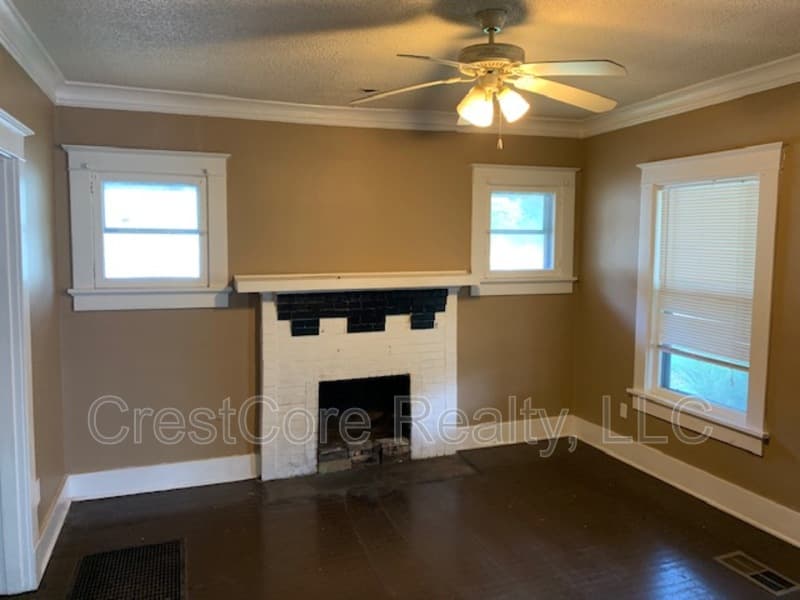 Memphis House: 1037 Forrest Ave
