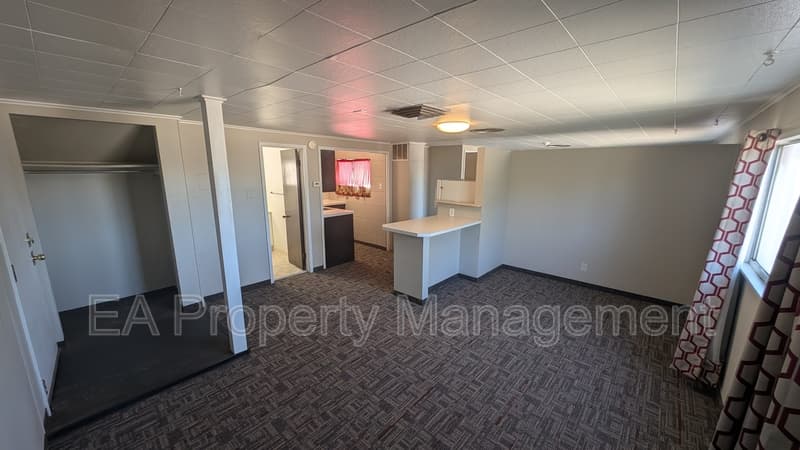 Albuquerque House: 7700 McKnight Ave NE