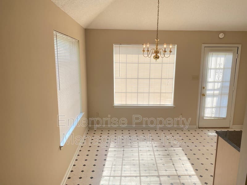 Memphis House: 3794 Walden Meadow Drive