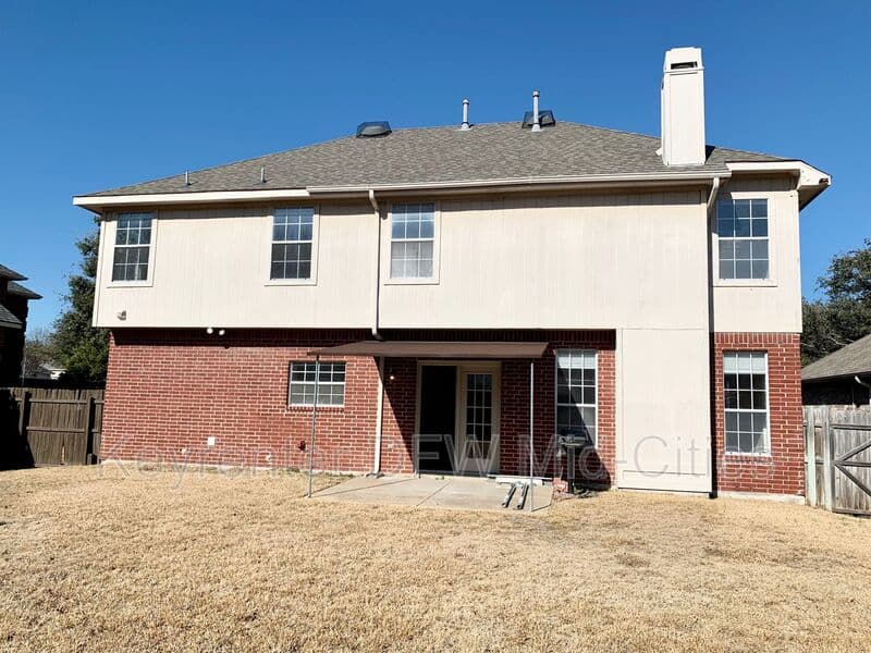 Plano House: 2320 Kittyhawk Drive