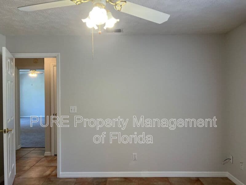 Belleview House: 5918 SE 129th Place