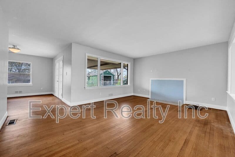 Birmingham House: 1025 45th Street Ensley