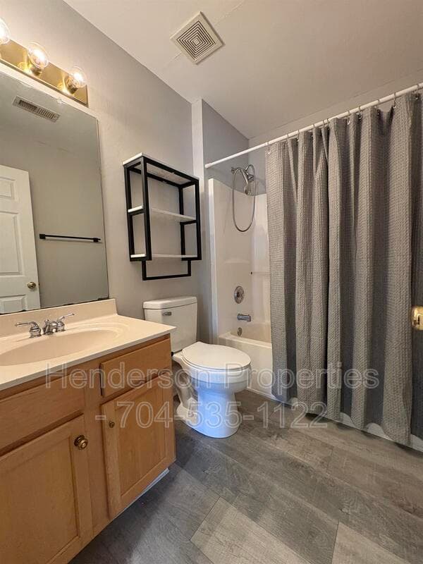 Charlotte House: 8702 Huntland Court