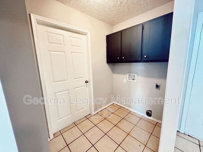 Cleveland House: 896 Campbell St