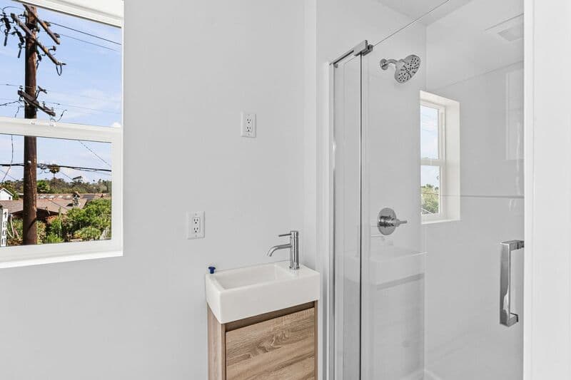 San Diego Apartment: 1259 Lincoln Avenue