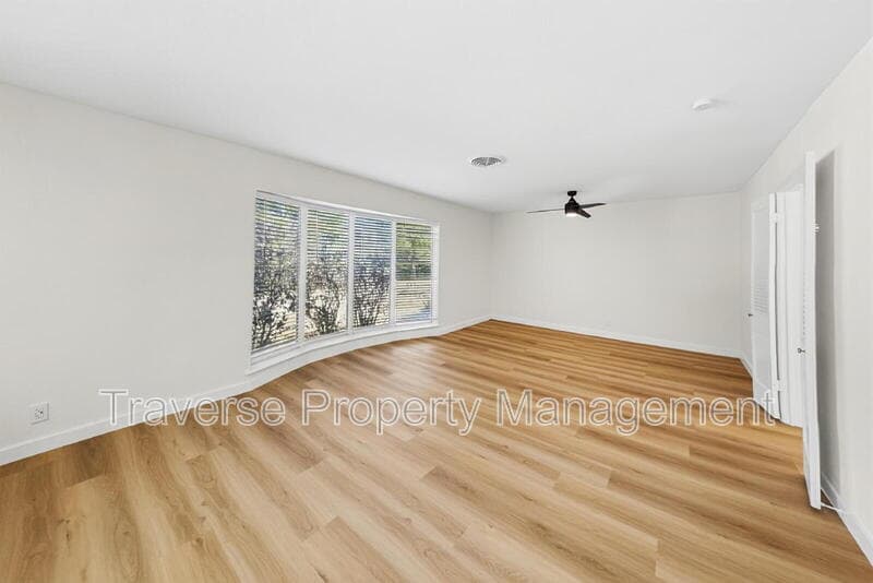 Fort Worth House: 5605 Wimbleton Way