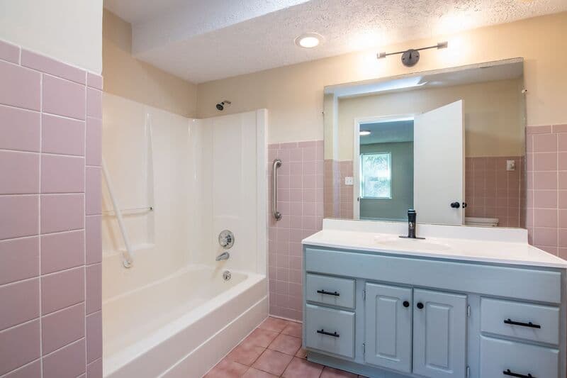 Birmingham House: 629 McCary SW