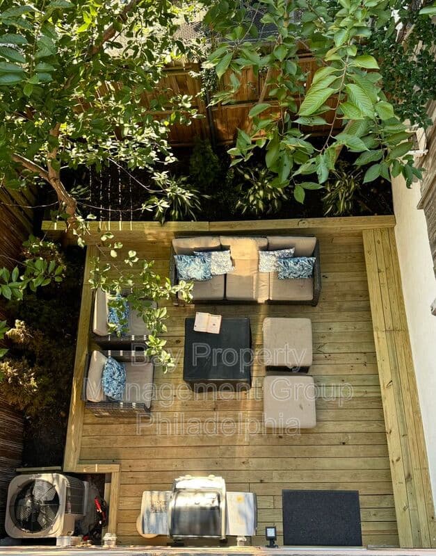 Philadelphia House: 834 N Newkirk St