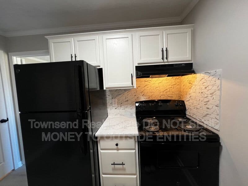 Fayetteville House: 5858-B Century Oaks Drive