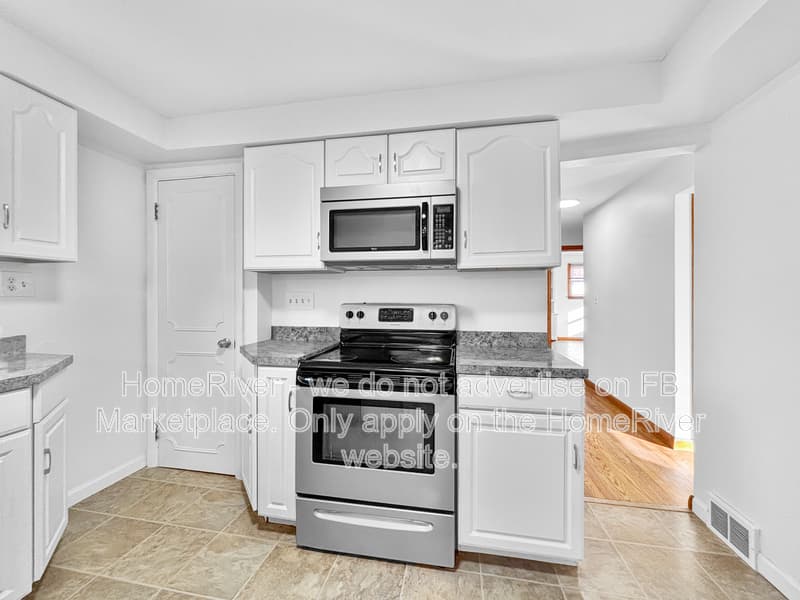 New Castle House: 1406 N Mercer St