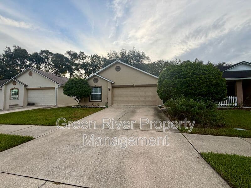 Jacksonville House: 8311 Oak Crossing Drive West