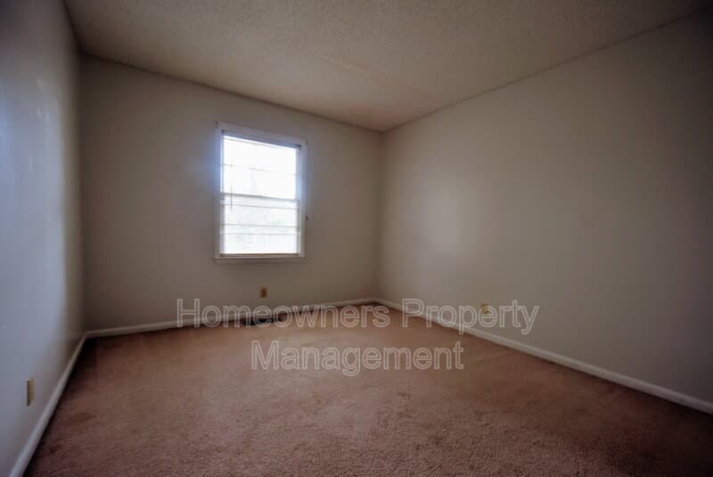 Fayetteville House: 599 Winding Creek Rd