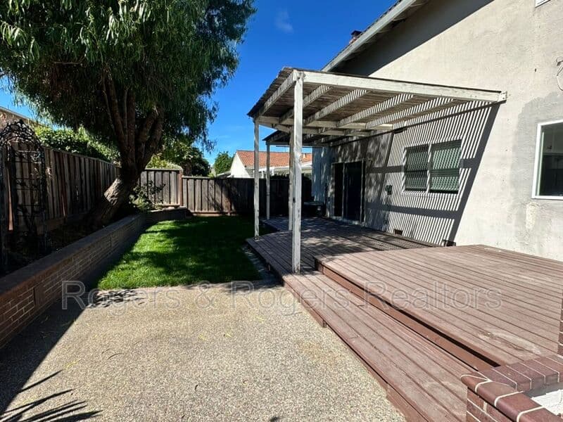 San Jose House: 276 Moraga Way