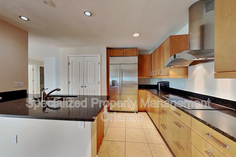Orlando House: 100 S Eola Dr