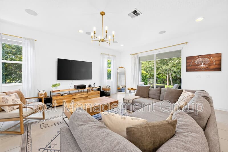Orlando House: 8205 Bayliss Ct