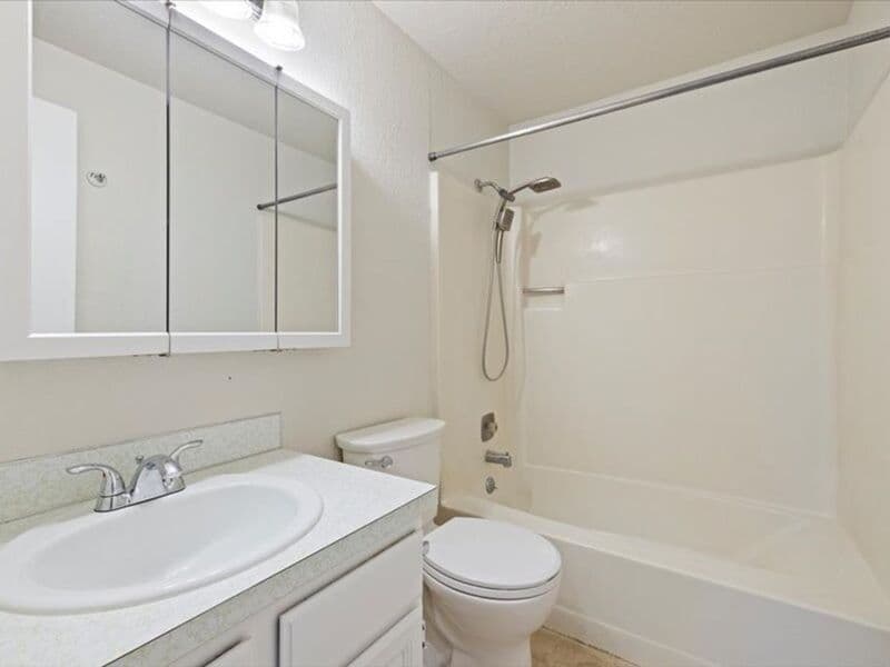 W. Richland House: 4940 Chukar Drive