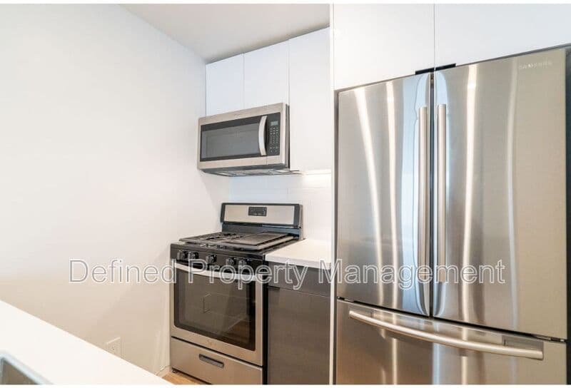 Los Angeles Condo: 6120 Eleanor Ave